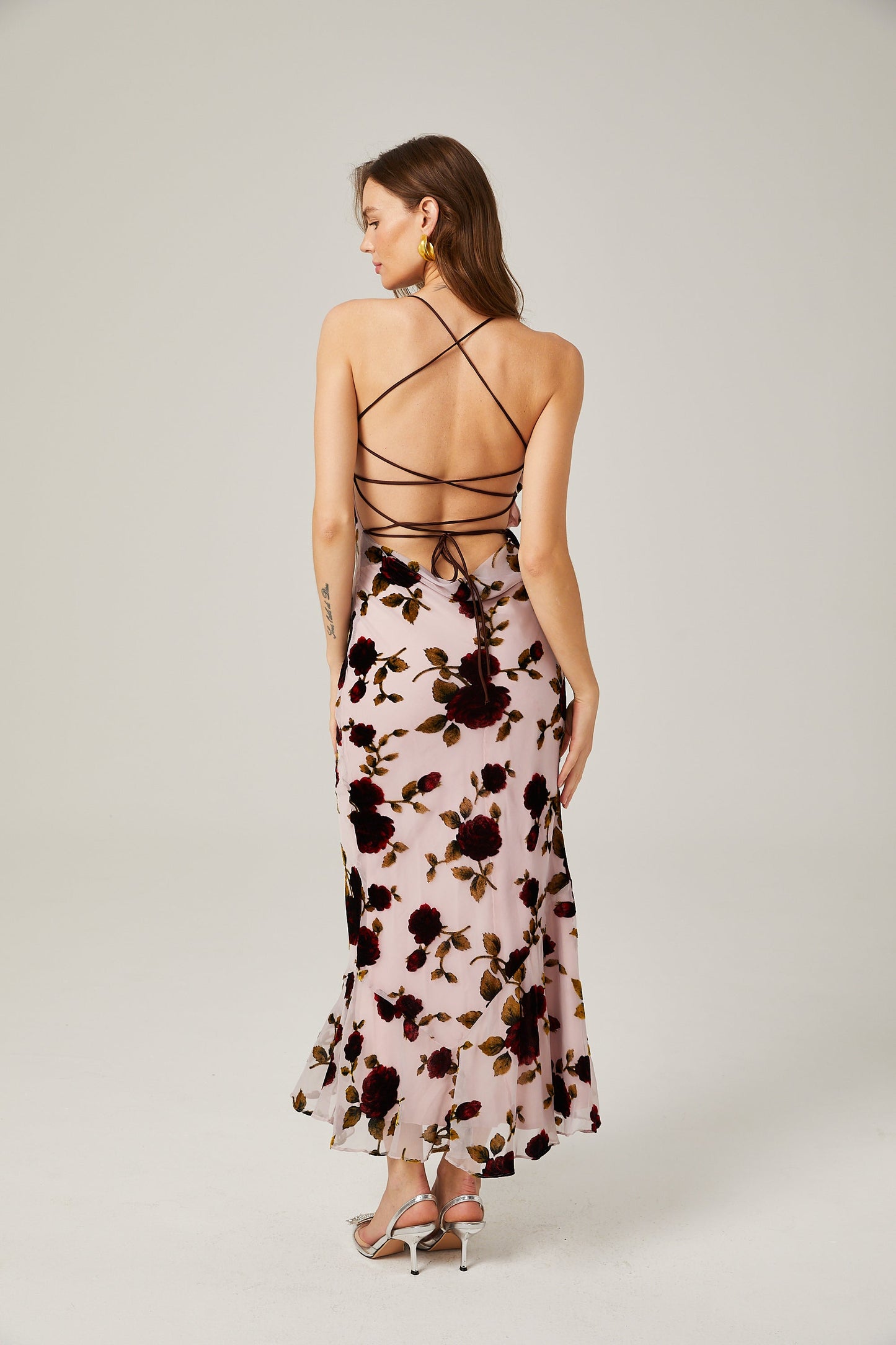 Lore gebloemde scoop-back maxi jurk